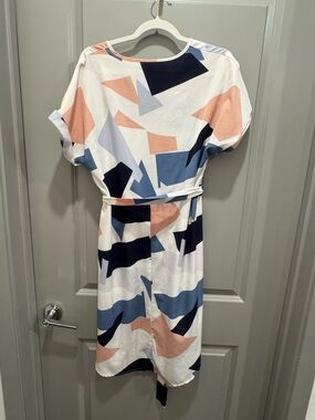 White blue and pink Geometric Midi Dress with short sleeves and tie belt